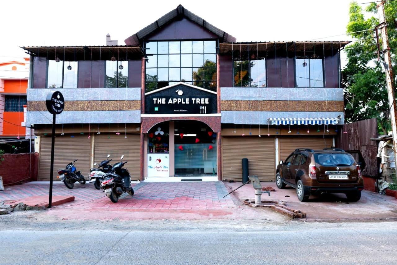 The Apple Tree Hotel Indore Extérieur photo